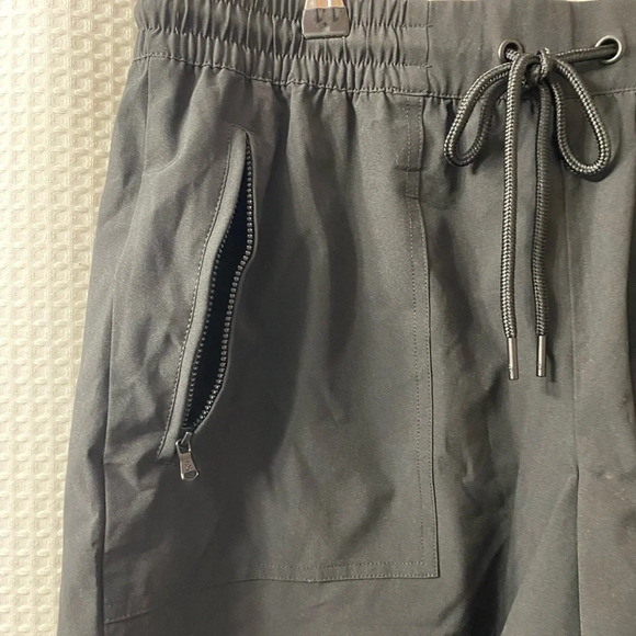 NWT L&G Wanderweave Zip Pocket Short - Picture 4 of 5